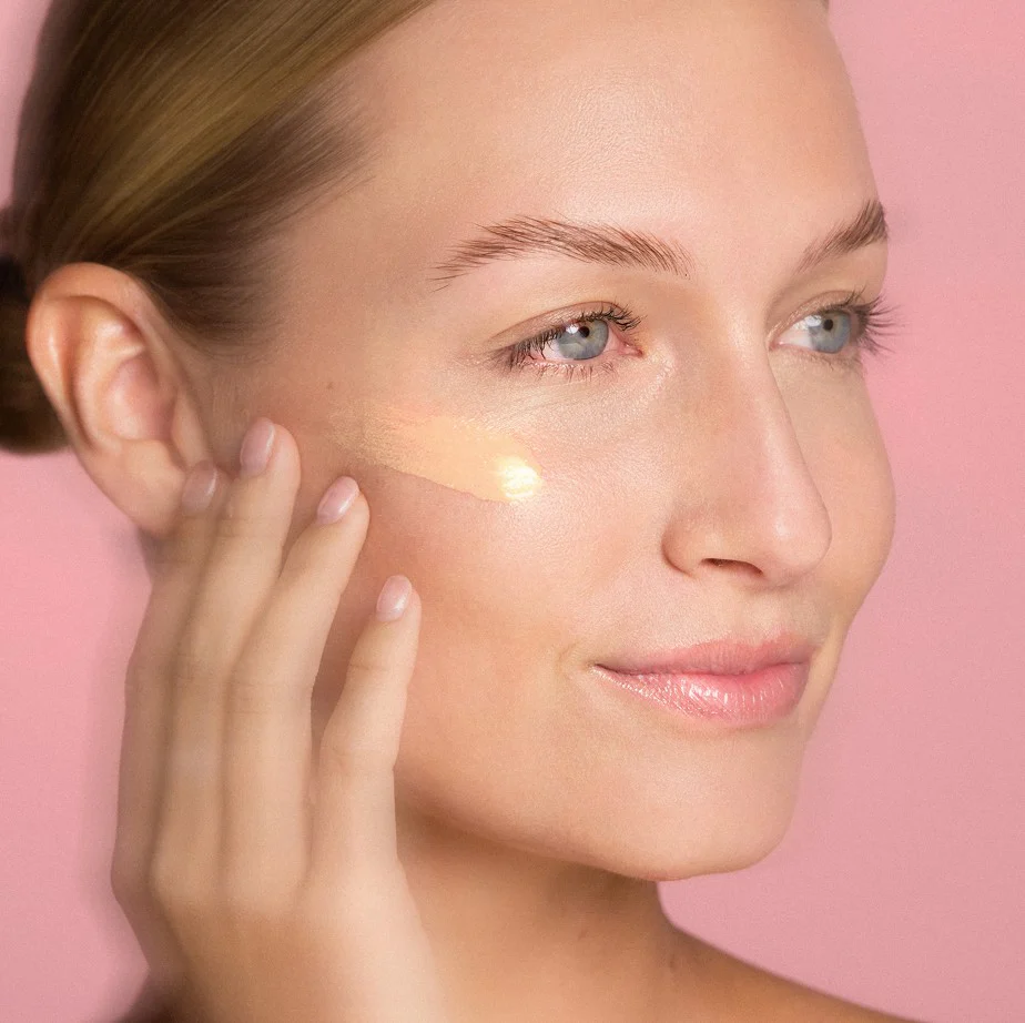 The Jojoba Company Illuminating Tinted Moisturiser SPF15 50ml - Image 2